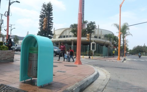 Los tachos. También han sido coloreados, lo que resulta innecesario para muchos.