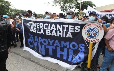 Audiencia. Comerciantes formales, informales y funcionarios del Cabildo acudieron a la diligencia.
