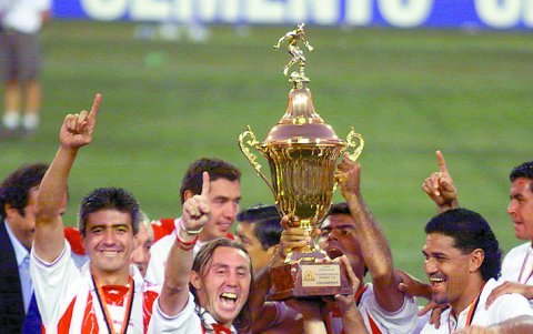 Álex Aguinada después de ser estrella con el Necaxa en México, regreso a LDUQ.