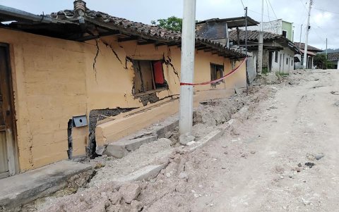 Otra imagen del barrio afectado por los hundimientos.