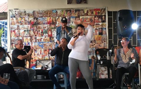 Los artistas no pararon de cantar desde que llegaron.