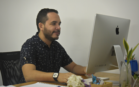 Los objetos comunes de su entorno son su principal fuente de inspiración.