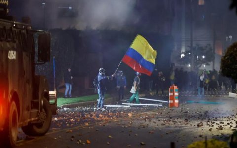 Las protestas ciudadanas en Colombia dejaron gran cantidad de muertos y heridos y las fuerzas de seguridad han sido acusadas de abusos.