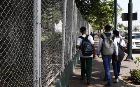 Desde el 22 de noviembre pasado, muchos estudiantes asisten de forma presencial a los planteles educativos.