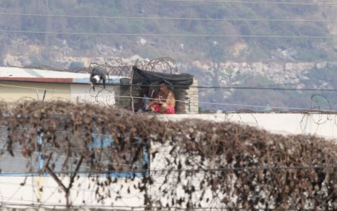 En el complejo carcelario de Guayaquil, el sistema de videovigilancia es casi inexistente, pero son los reos quienes observan a todos los que se acercan a la infraestructura.