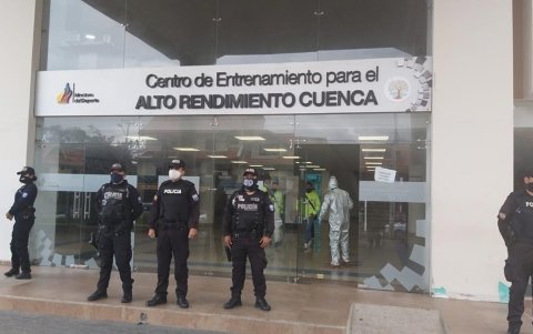 El CEAR de Cuenca, en Azuay, es uno de los complejos deportivos que hace más de un año no tiene actividad y que se encuentra en proceso de liquidación.