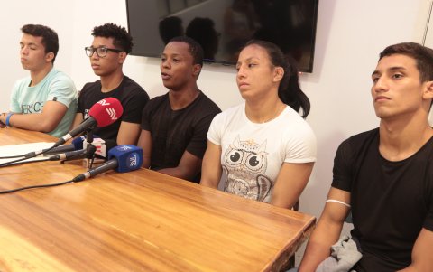 El 12 de octubre pasado deportistas de lucha anunciaron a estar dispuestos a retirarse del deporte si la Federación iba a seguir siendo dirigida por el actual directorio.