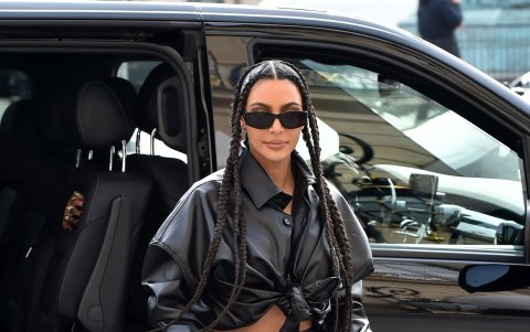 Kim Kardashian y un maxi bolso