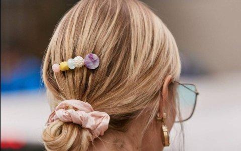Moño scrunchie.
