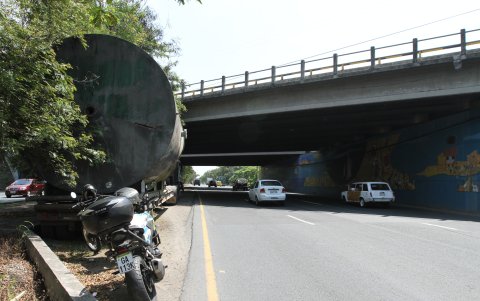 El trailer estaba ubicado en el km 8 de vía a la costa