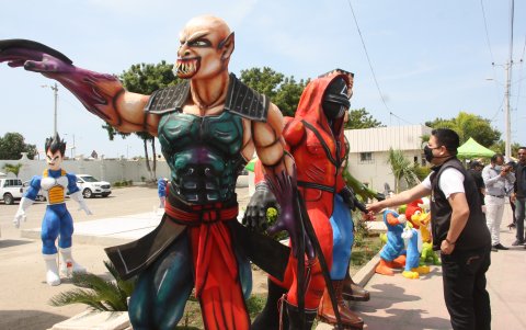 Salinas. Este año no se elaboraron muñecos de más de 2 metros de altura.