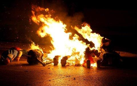 Foto referencial. La pirotecnia se la utiliza en la quema de años viejos