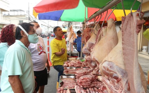 El ambiente en el exterior del camal, al sur de Guayaquil, en los últimos días de diciembre.