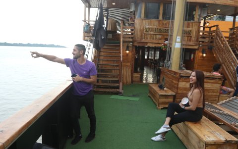 Satisfacción. Después de tanto tiempo, su dueño hizo un recorrido por el río Guayas junto con toda su familia.