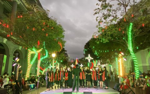 La iluminación de la calle Panamá logró finalmente reactivar el lugar por las noches.