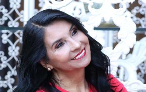 Se considera una mujer de carácter, responsable y honesta.