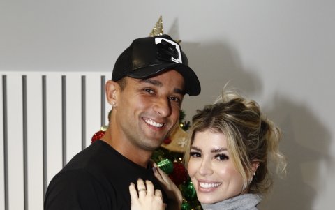 Gabriel Marques, exjugador de Barcelona, junto a su esposa Lunna Athayde.