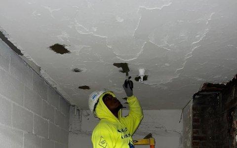 Koob Hurtado ahora es un experto en las tareas de construcción.