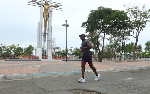 Daños. La comunidad reclama seguridad y arreglo en las calles para que más visiten al Cristo.