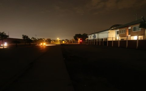 Según los moradores, esta calle se ha convertido en el terror de las personas ante la cantidad de los incidentes que se dan, pero nadie los registra. Los peatones solo la recorren hasta las 18:00.