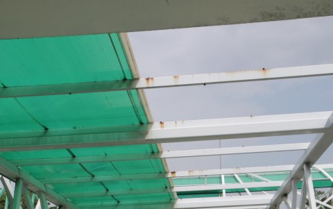 Ni el techo se ha salvado de los delincuentes en el paso de Puerto Azul.