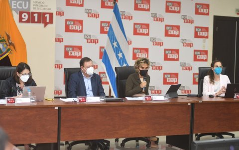 La alcaldesa Cynthia Viteri interviene en la rueda de prensa conjunta con el COE, el jueves 13 de enero,