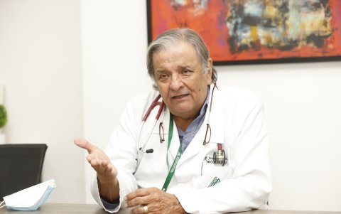 José Guevara es médico por la Universidad de Guayaquil y se especializó en endocrinología en universidades de Chile y Miami.