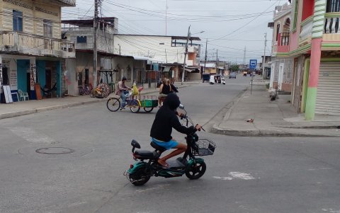Control.  La comunidad denuncia la falta de agentes y señalética en el sitio. Piden que hasta que se coloquen los semáforos, los vigilantes se instalen allí día y noche.