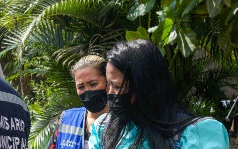 A consecuencia del golpe, el animal quedó con una de las patas heridas.