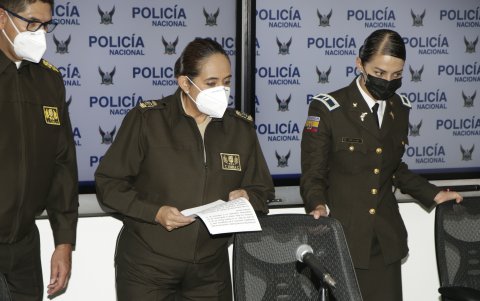 La general Tannya Varela (c) fue ratificada en su cargo el 15 de julio de 2021, por el presidente Lasso.