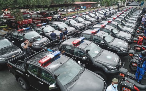 Se realizó la entrega de camionetas para el trabajo de las autoridades