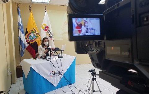 La ministra de Salud sostuvo un conversatorio presencial y virtual con medios desde las instalaciones del Hospital del Niño. de Guayaquil, este miércoles 26 de enero.