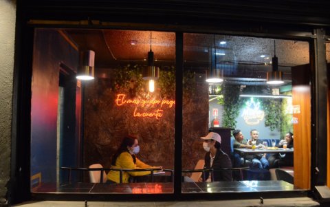 José Pérez, dueño de Michelovers, dice que en su negocio “el más guapo paga la cuenta.