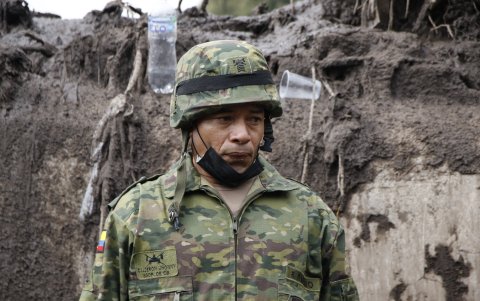 En la búsqueda participan un fuerte contingente policial y militar.