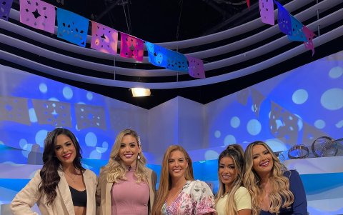 Junto a Valeria Gutiérrez, Carolina Aguirre, Meche Cuesta y Katty López.