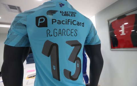 El turquesa regresa a la camiseta alterna.