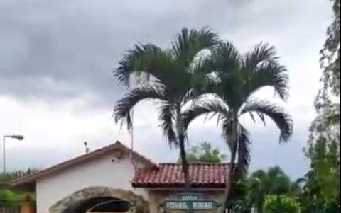 Orden. El pasado miércoles, policías urbanos y de grupos especiales llegaron hasta la ciudadela para hacer cumplir una orden judicial para tres de seis personas procesadas.