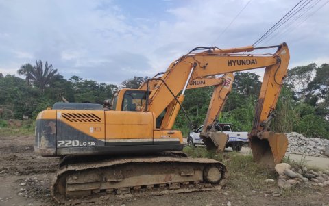 En el sitio se encontraron las retroexcavadoras con las que se realizaban actividades mineras
