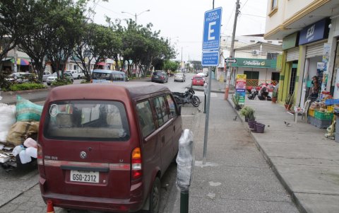 Los últimos parquímetros colocados en la Alborada aún no están operativos.