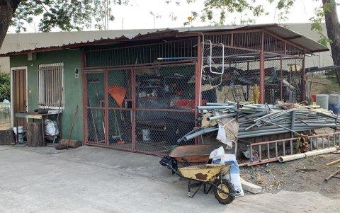 Este era el estado de la bodega antes de ser demolida y reconstruida.