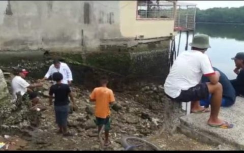 El doctor Bermeo se mete donde las papas queman. Junto a consumidores en la 45 y la J.