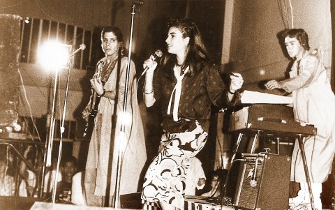 Clip en su época de gloria, aquí participando en la grabación de la telenovela Por amor propio (1987) con Penélope Lauret.