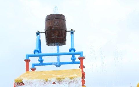 Una de las piscinas colocadas por el Municiío en la avenida Barcelona.