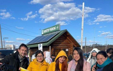 Estudiantes. Este grupo de compatriotas salió de Ucrania en las últimas horas.