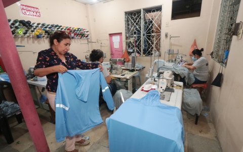 Jéssica Znezevich debió emprender su propio negocio también porque debido a la limitación de movilidad que le causa la enfermedad, no conseguía empleo.