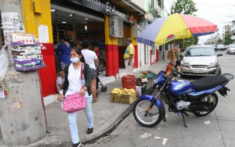 Así lucían antes las aceras de Sauces 6