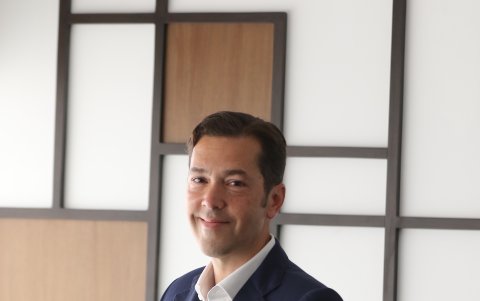 Tras su divorcio afirma que se lleva muy bien con la madre de sus tres hijos.