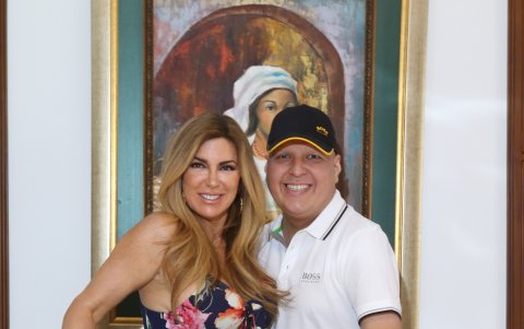 Con la presentadora y empresaria, Mariela Viteri durante un almuerzo.