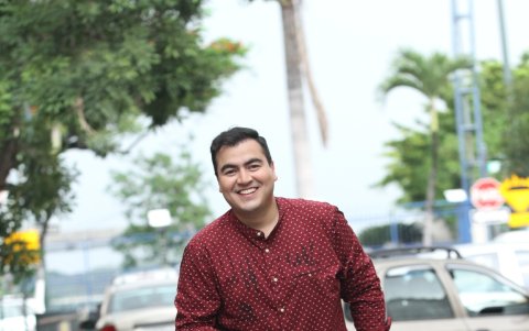 Fernando confiesa que a veces peca de ingenuo porque carece de malicia.