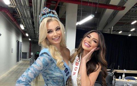 La nueva Miss Mundo con Ámar Pacheco.